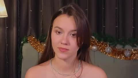 Snapshot of sweet_haeven chatting on December 27, 6:20 pm Im Mia.LOVELY PATTERNS 100 120 160 200 my toy buzzes from 2 tip online show from December 27, 6:20 pm