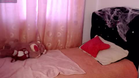 Snapshot of sweet_hannaah chatting on October 18, 11:24 am Hannah online show from October 18, 11:24 am