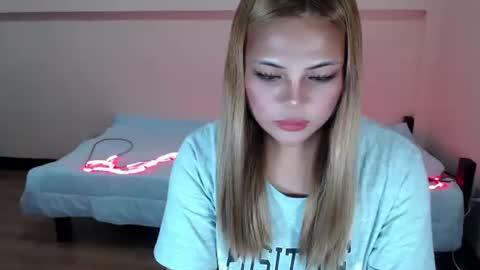 Snapshot of sweet_hard_queenxxx chatting on October 1, 10:42 am sophia daisy online show from October 1, 10:42 am