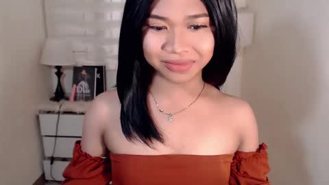 Snapshot of sweet_hoelly chatting on February 23, 2:45 am naughty shannel online show from February 23, 2:45 am