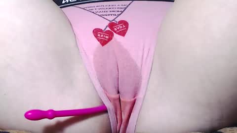 Snapshot of sweet_kitten25 chatting on February 8, 9:03 am Kitten online show from February 8, 9:03 am