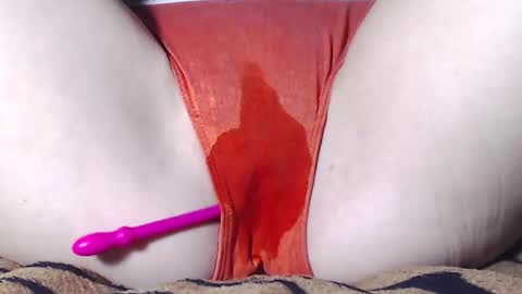 Snapshot of sweet_kitten25 chatting on December 5, 6:21 am Kitten online show from December 5, 6:21 am