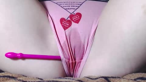 Snapshot of sweet_kitten25 chatting on December 13, 11:45 am Kitten online show from December 13, 11:45 am