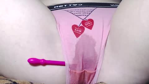 Snapshot of sweet_kitten25 chatting on February 6, 7:02 am Kitten online show from February 6, 7:02 am