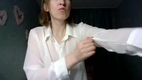 Snapshot of sweet_lilbunny chatting on October 18, 3:37 pm sweet_lilbunny online show from October 18, 3:37 pm