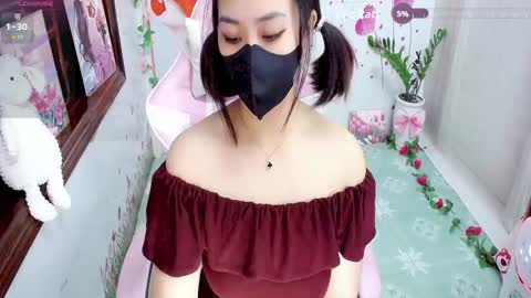 Snapshot of sweet_lily0 chatting on October 23, 9:10 pm Lily online show from October 23, 9:10 pm