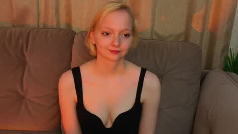 Lana online show from April 15, 4:18 pm