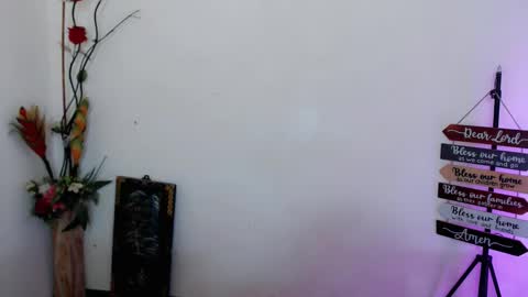 Snapshot of sweet_marie21 chatting on October 30, 11:44 am sweet_marie21 online show from October 30, 11:44 am