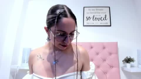 Snapshot of sweet_meelody chatting on September 14, 4:21 am Melody online show from September 14, 4:21 am
