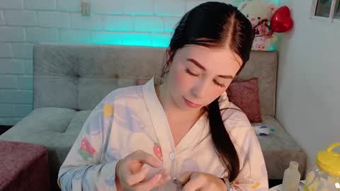 Snapshot of sweet_miaa24 chatting on October 12, 11:40 pm Sweet  Mia online show from October 12, 11:40 pm