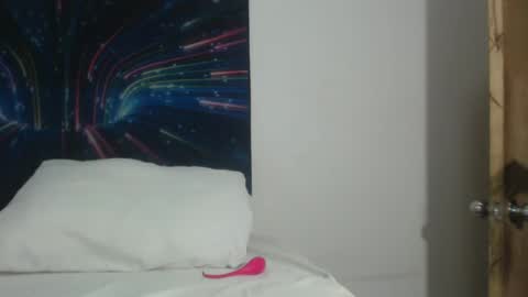 sweet_miamia online show from September 22, 11:47 pm