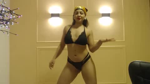 Snapshot of sweet_of_venus chatting on January 3, 1:48 am My name is Catalina. Please say hello I like to chat with you. If you have requests please use tip online show from January 3, 1:48 am
