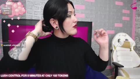 Snapshot of sweet_poison30 chatting on September 16, 8:17 pm LAUREN online show from September 16, 8:17 pm