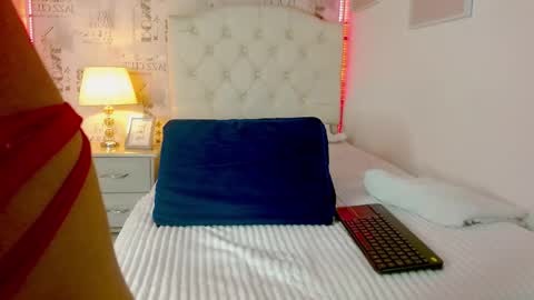   online show from November 4, 8:14 pm