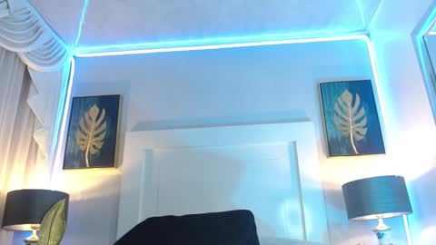   online show from October 3, 12:38 am