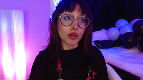 Roxanee online show from November 5, 4:50 am