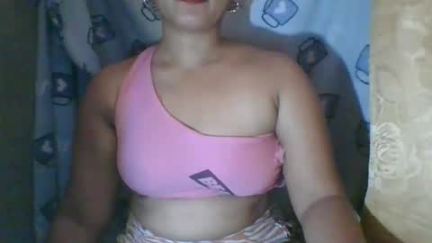 sweet_shakira25 online show from December 3, 4:15 am
