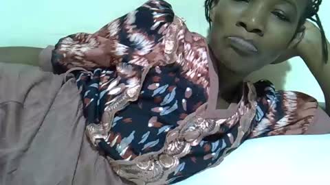 Snapshot of sweet_shari chatting on October 24, 2:46 pm Princess shari online show from October 24, 2:46 pm