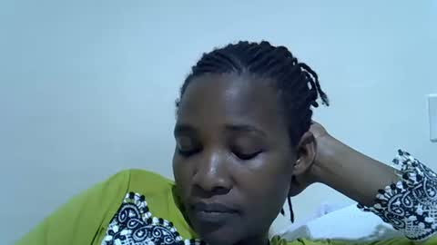 Snapshot of sweet_shari chatting on October 30, 3:46 pm Princess shari online show from October 30, 3:46 pm