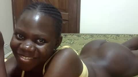 Snapshot of sweet_sharon01 chatting on October 6, 9:52 pm Sharon online show from October 6, 9:52 pm