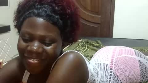 Snapshot of sweet_sharon01 chatting on October 15, 11:18 pm Sharon online show from October 15, 11:18 pm