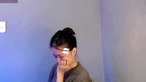 Snapshot of sweet_sirenxx chatting on February 2, 5:10 am Leah online show from February 2, 5:10 am