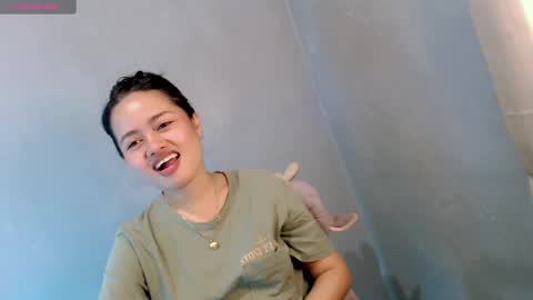 Snapshot of sweet_sirenxx chatting on December 7, 5:15 am Leah online show from December 7, 5:15 am