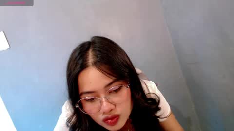 Snapshot of sweet_sirenxx chatting on December 11, 8:36 am Leah online show from December 11, 8:36 am