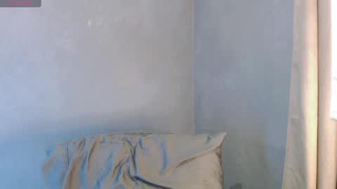 Snapshot of sweet_sirenxx chatting on February 18, 1:11 pm Leah online show from February 18, 1:11 pm