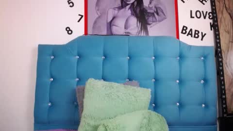 Snapshot of sweet_skylove_ chatting on September 8, 7:02 pm Adriana online show from September 8, 7:02 pm