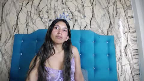 Snapshot of sweet_skylove_ chatting on December 23, 6:16 pm Adriana online show from December 23, 6:16 pm