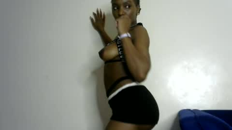 sweet_strawberina online show from June 25, 12:18 pm