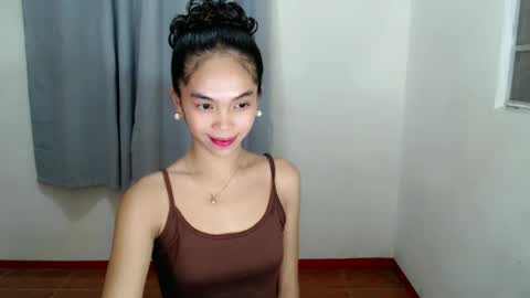 Snapshot of sweet_tyla chatting on February 18, 6:28 pm sweet_tyla online show from February 18, 6:28 pm