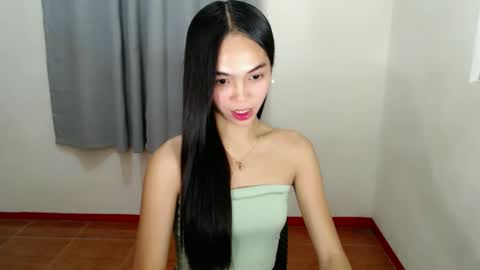 Snapshot of sweet_tyla chatting on February 19, 3:27 pm sweet_tyla online show from February 19, 3:27 pm