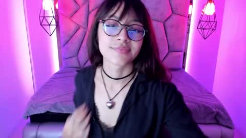 Snapshot of sweet_venus4 chatting on December 10, 9:54 pm sweet_venus4 online show from December 10, 9:54 pm