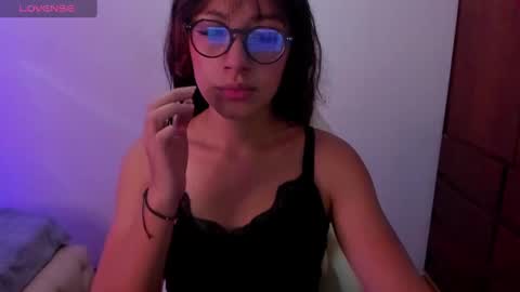 Snapshot of sweet_venus4 chatting on March 3, 11:14 am sweet_venus4 online show from March 3, 11:14 am