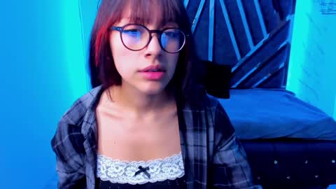 Snapshot of sweet_venus4 chatting on January 21, 6:45 pm sweet_venus4 online show from January 21, 6:45 pm
