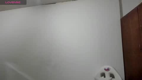 Snapshot of sweet_venus4 chatting on February 24, 11:08 am sweet_venus4 online show from February 24, 11:08 am