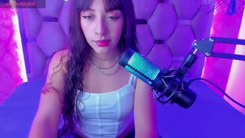 Snapshot of sweet_venus4 chatting on February 25, 11:21 am sweet_venus4 online show from February 25, 11:21 am
