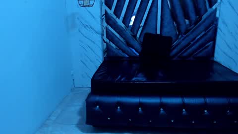 Snapshot of sweet_venus4 chatting on January 5, 1:35 am sweet_venus4 online show from January 5, 1:35 am