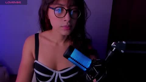 Snapshot of sweet_venus4 chatting on March 4, 11:19 am sweet_venus4 online show from March 4, 11:19 am