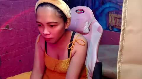 sweet_vina18 online show from November 4, 9:14 am