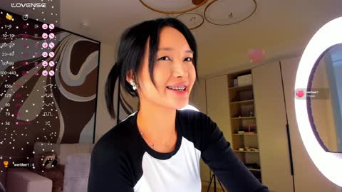 Yasu online show from December 23, 9:59 am