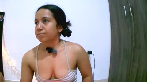 sweetapril_1991 online show from October 16, 2:58 am