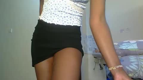 Snapshot of sweetass_02 chatting on October 21, 7:01 am bianca online show from October 21, 7:01 am