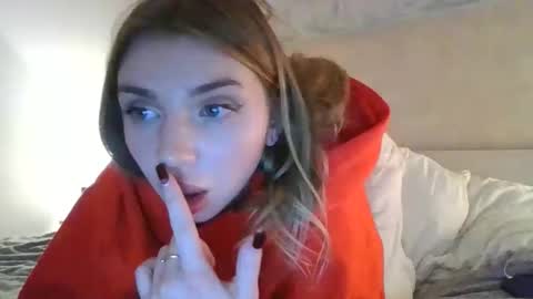 sweetbella_x online show from January 18, 8:49 pm