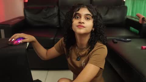 Snapshot of sweetbonii chatting on September 26, 8:06 pm Salom independent model online show from September 26, 8:06 pm