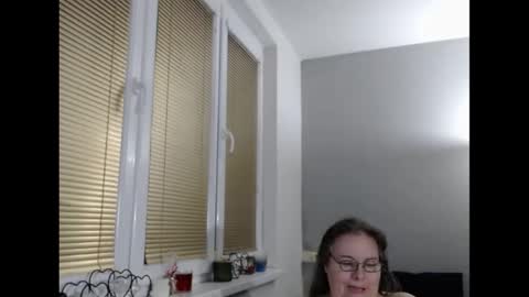Snapshot of sweetboobs85h chatting on February 16, 7:27 pm Sweetboobs85h online show from February 16, 7:27 pm