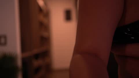 Snapshot of sweetbrenda_ chatting on February 21, 2:06 am Brenda online show from February 21, 2:06 am