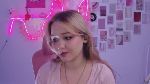 Snapshot of sweetcutie19 chatting on October 29, 8:22 pm Lane online show from October 29, 8:22 pm